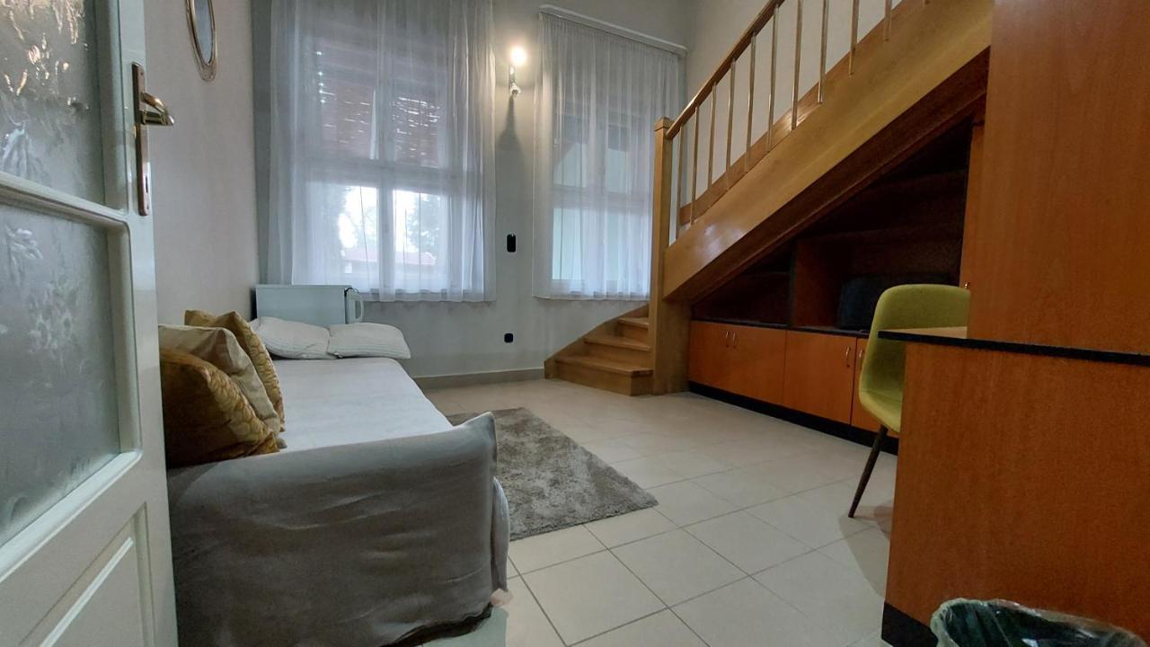 Family Apartman Gyula Exterior foto